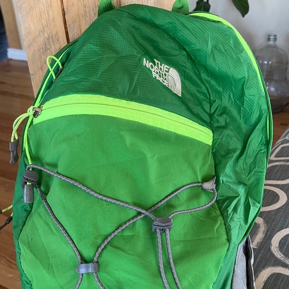 The North Face Angstrom 20 Lime and Gray Backpack - Picture 4 of 6